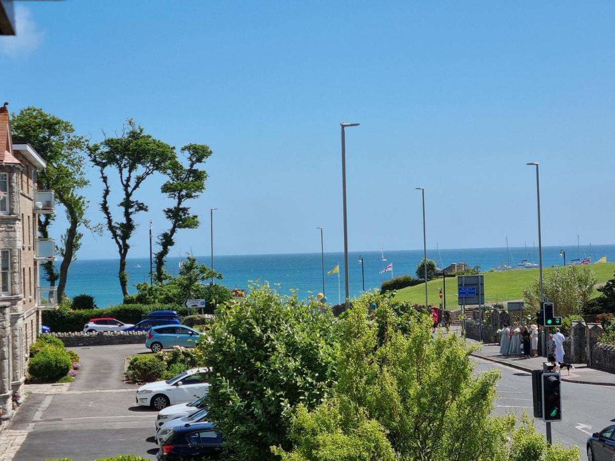 Hightide - 2 Bed With Parking, Balcony & Sea View. Apartman Swanage Kültér fotó