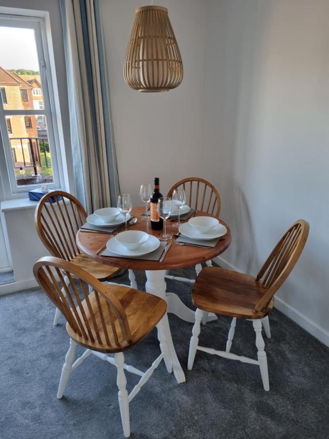 Hightide - 2 Bed With Parking, Balcony & Sea View. Apartman Swanage Kültér fotó