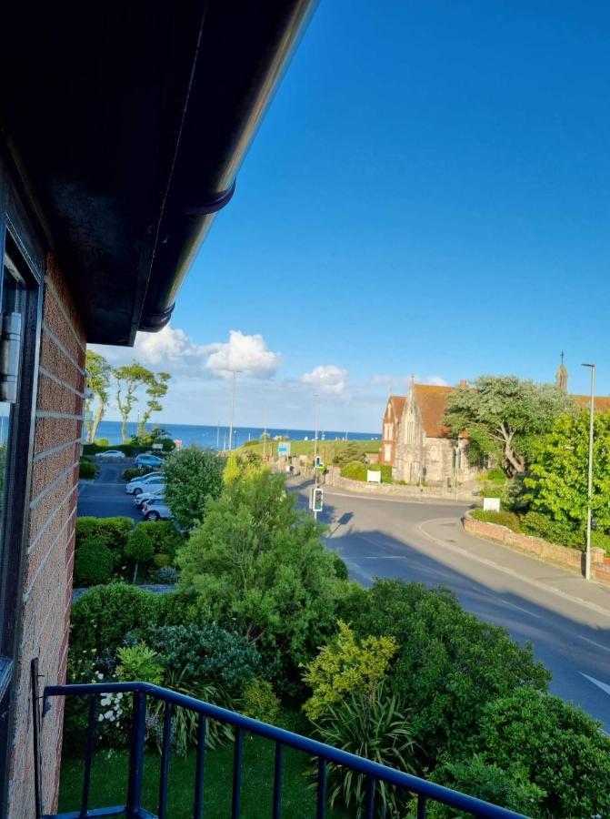 Hightide - 2 Bed With Parking, Balcony & Sea View. Apartman Swanage Kültér fotó