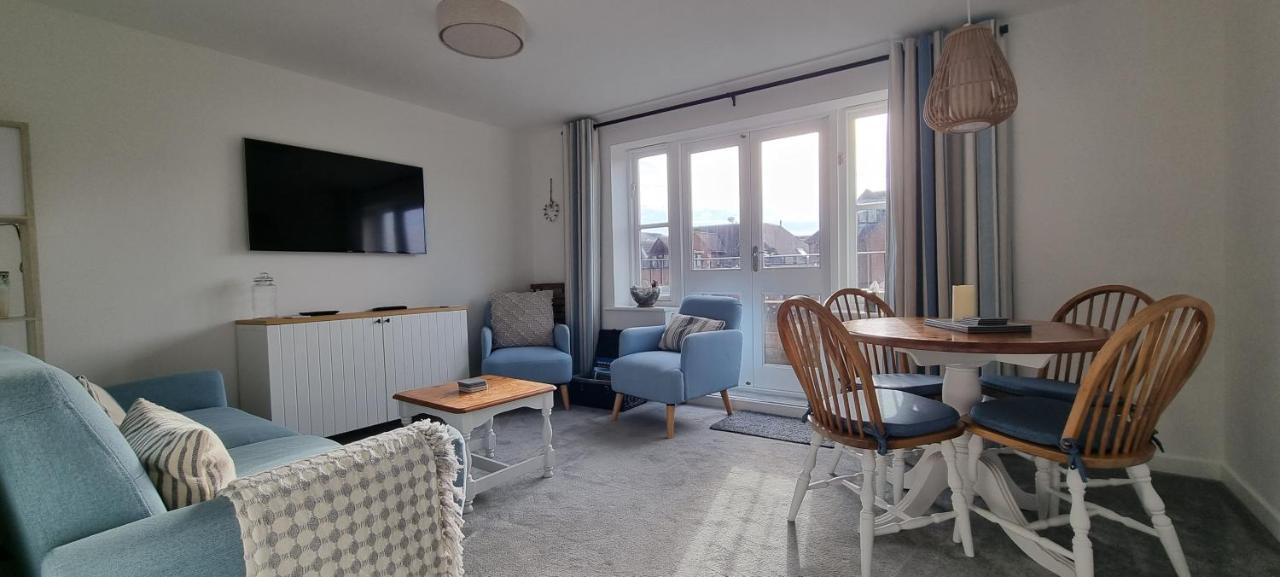 Hightide - 2 Bed With Parking, Balcony & Sea View. Apartman Swanage Kültér fotó